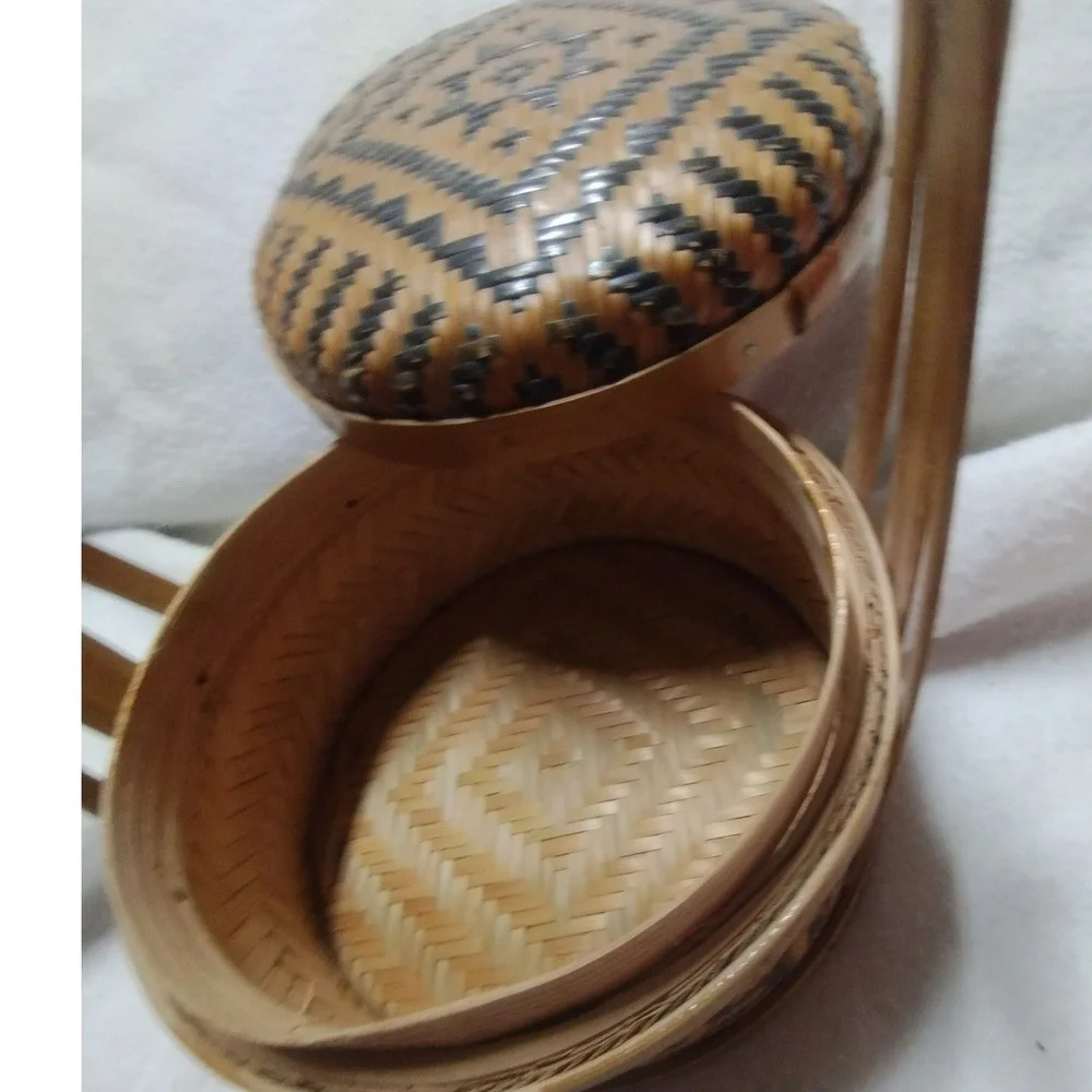 Vintage‎ Handwoven Bamboo Basket with Lid Handle Woven Trinket Sewing Box